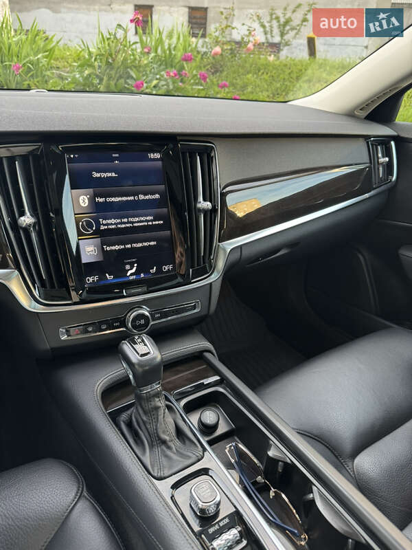 Седан Volvo S90 2017 в Хмельницком