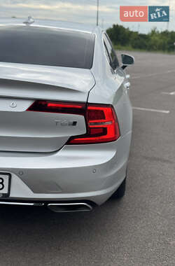 Седан Volvo S90 2017 в 