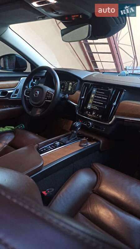 Седан Volvo S90 2017 в Трускавце