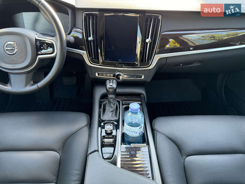Седан Volvo S90 2018 в Киеве фото 37 Седан Volvo S90 2018 в Киеве