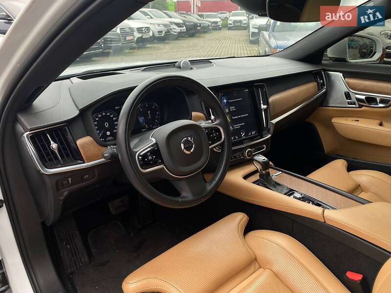 Седан Volvo S90 2019 в Львове