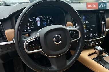 Седан Volvo S90 2019 в 