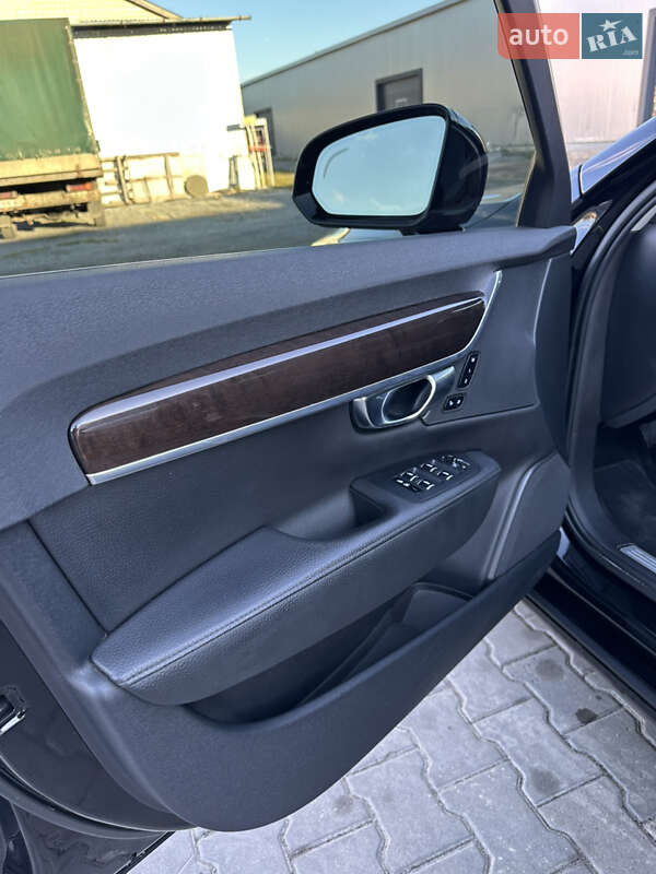 Седан Volvo S90 2017 в Жовкве