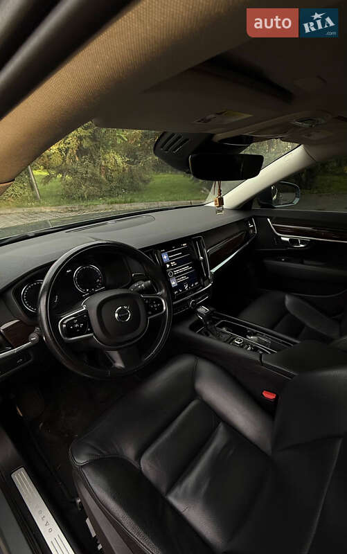 Седан Volvo S90 2017 в Ивано-Франковске