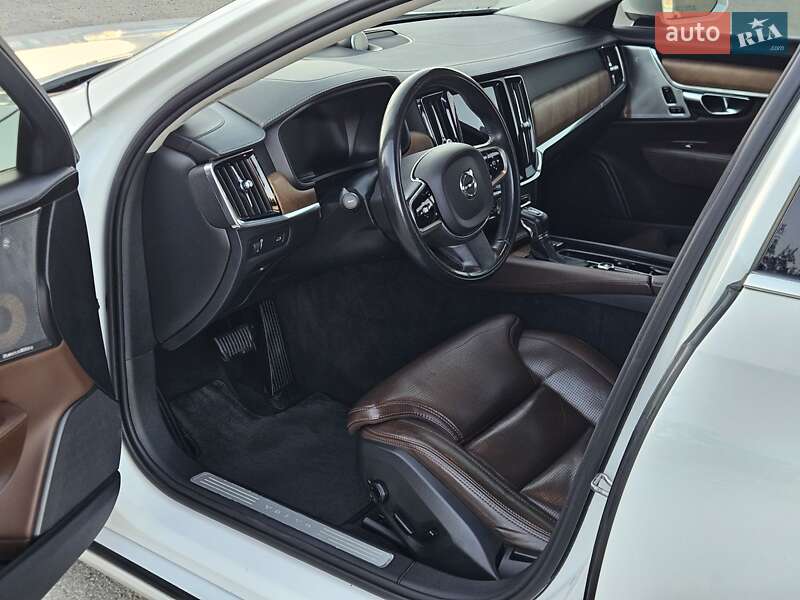 Седан Volvo S90 2017 в Ивано-Франковске