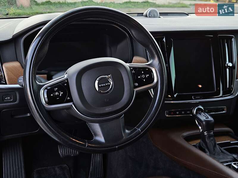 Седан Volvo S90 2017 в Ивано-Франковске