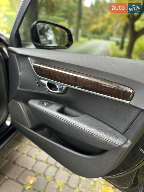 Седан Volvo S90 2017 в Жовкве