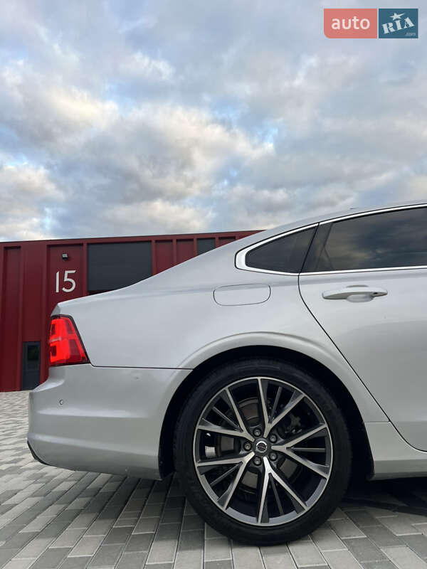 Седан Volvo S90 2018 в Львове