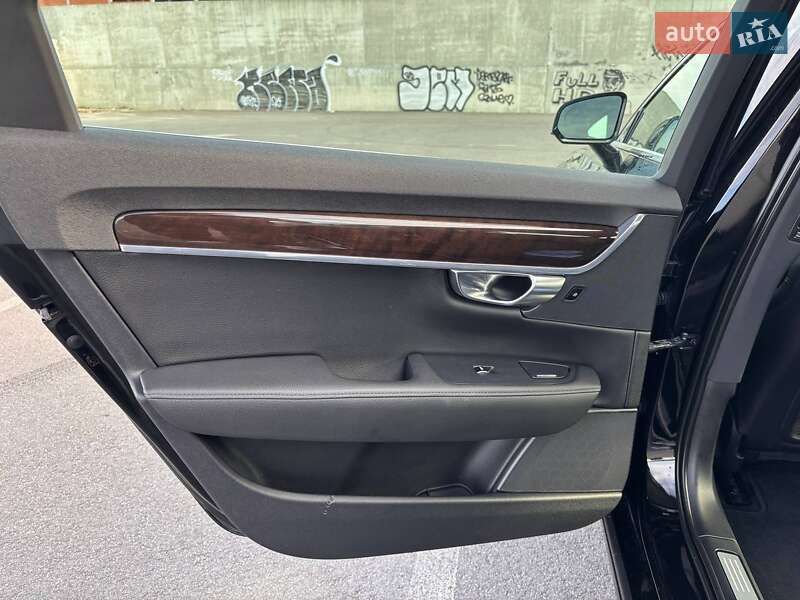 Седан Volvo S90 2017 в Львове