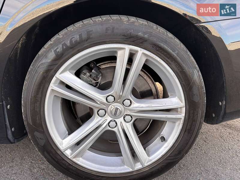 Седан Volvo S90 2017 в Львове