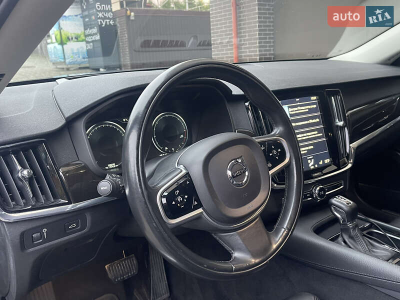 Седан Volvo S90 2017 в Чернівцях
