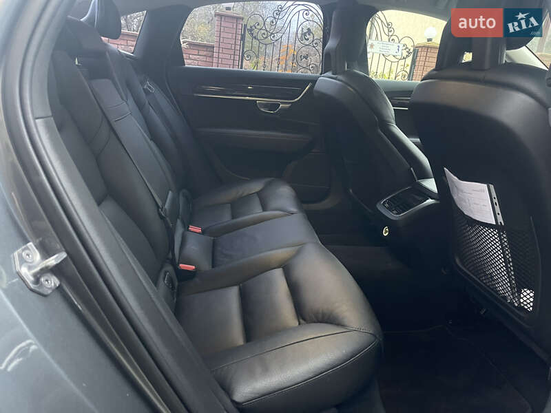 Седан Volvo S90 2017 в Чернівцях