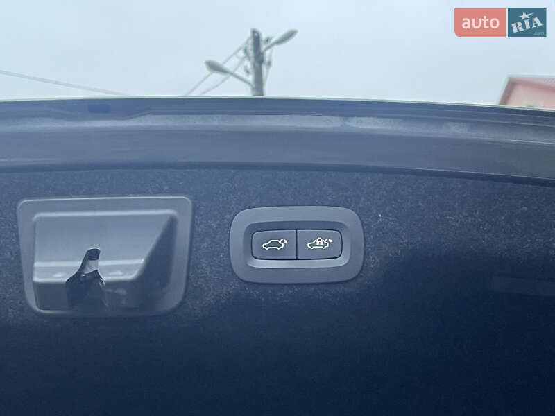 Седан Volvo S90 2017 в Чернівцях