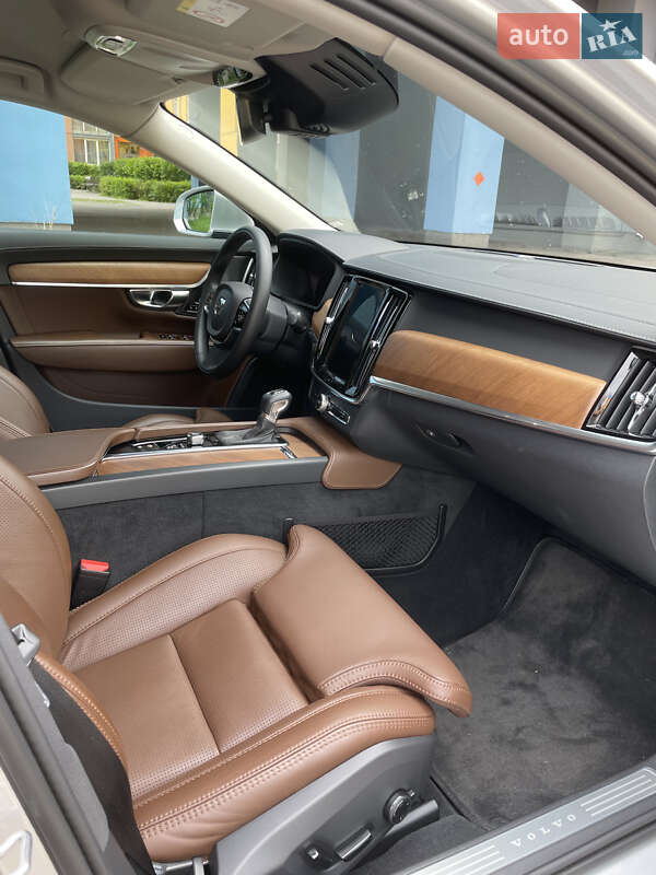 Седан Volvo S90 2019 в Звягелі