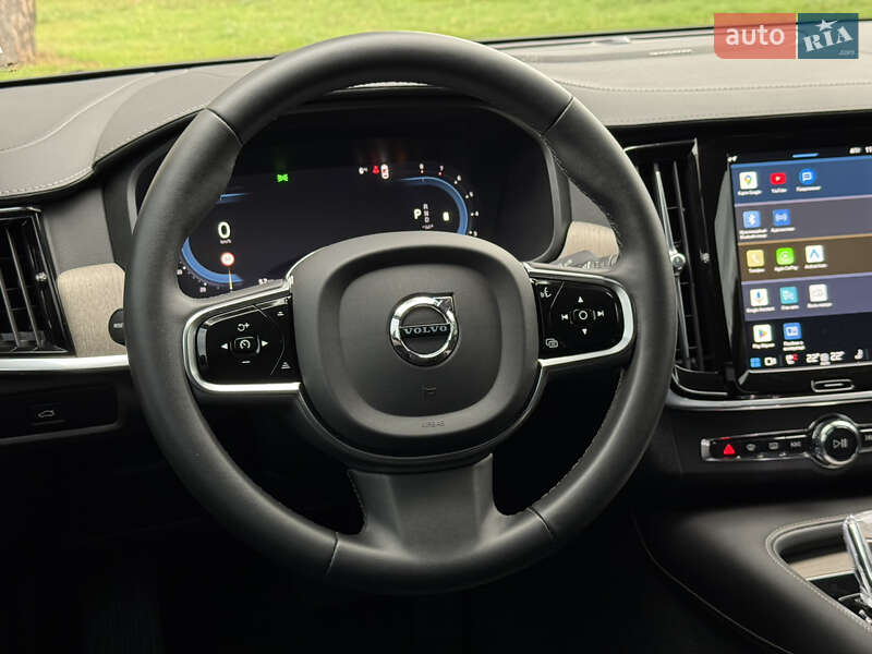 Седан Volvo S90 2023 в Києві