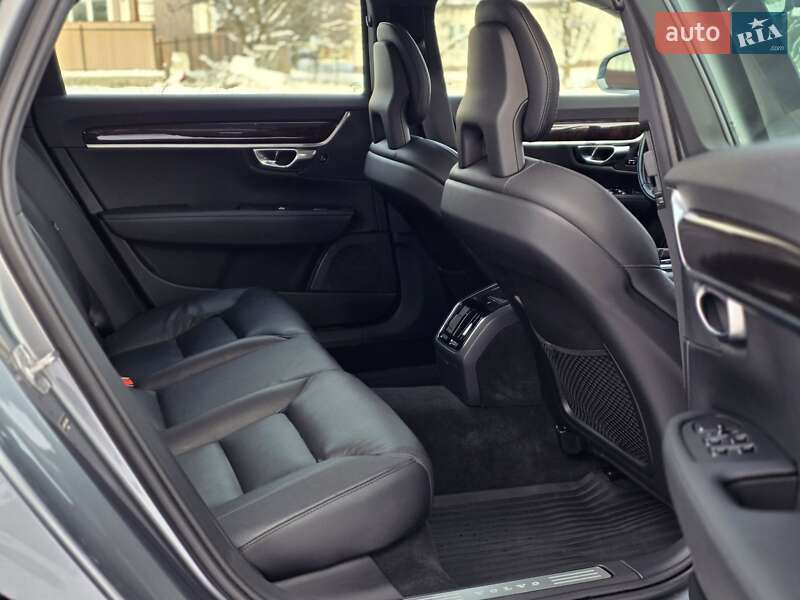 Седан Volvo S90 2017 в Черновцах