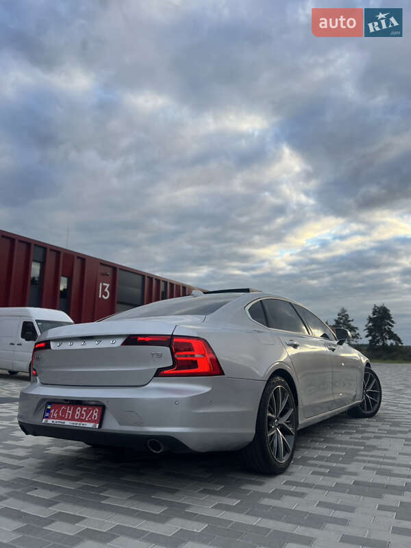 Седан Volvo S90 2018 в Львове