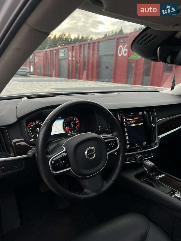 Седан Volvo S90 2018 в Львове