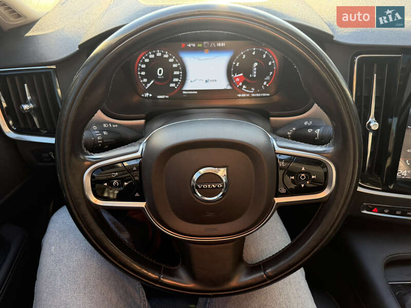 Седан Volvo S90 2016 в Киеве