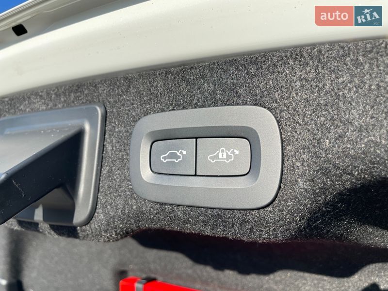 Седан Volvo S90 2021 в Киеве