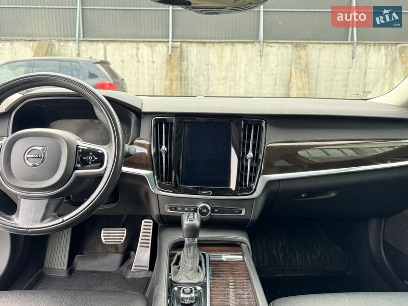 Седан Volvo S90 2017 в Ивано-Франковске