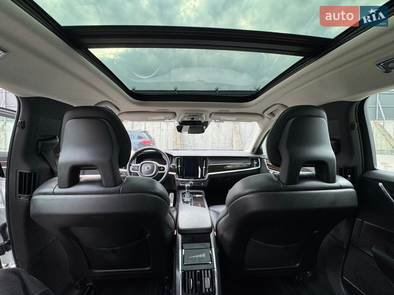 Седан Volvo S90 2017 в Ивано-Франковске