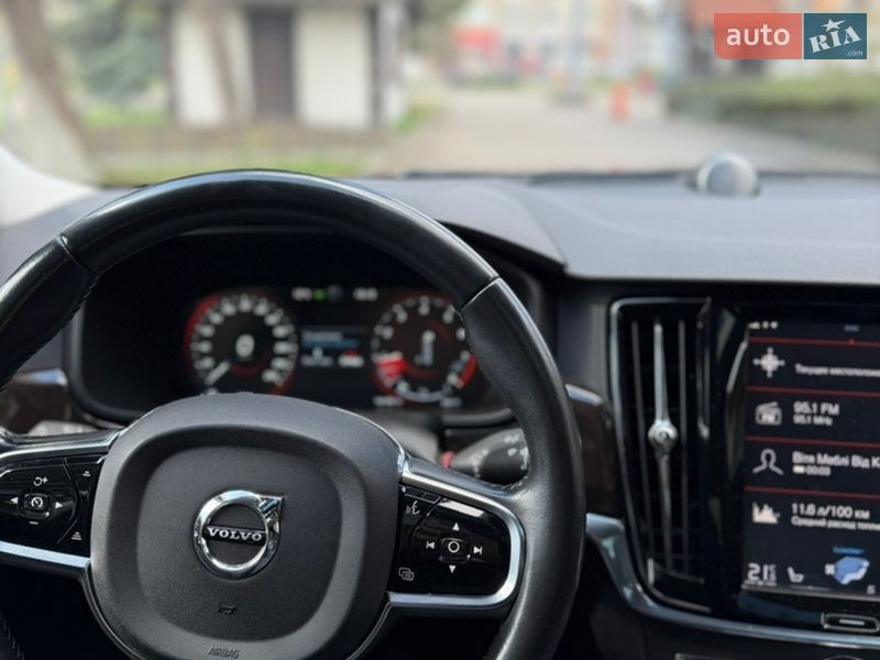 Седан Volvo S90 2016 в Івано-Франківську