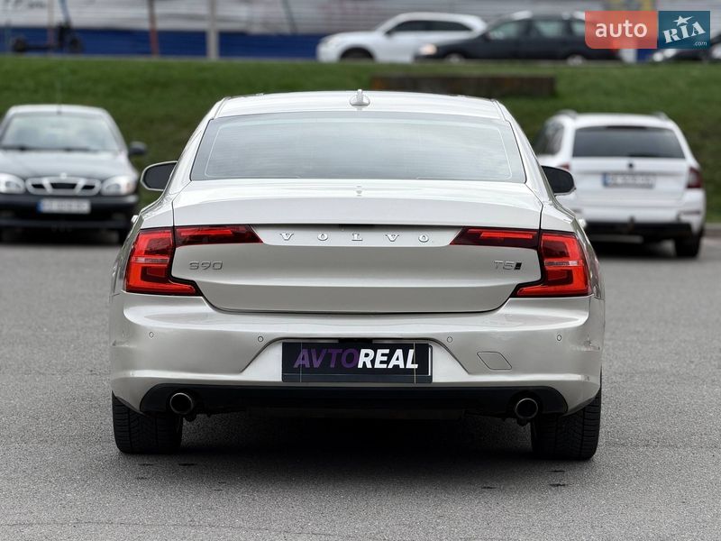 Седан Volvo S90 2017 в Кривом Роге