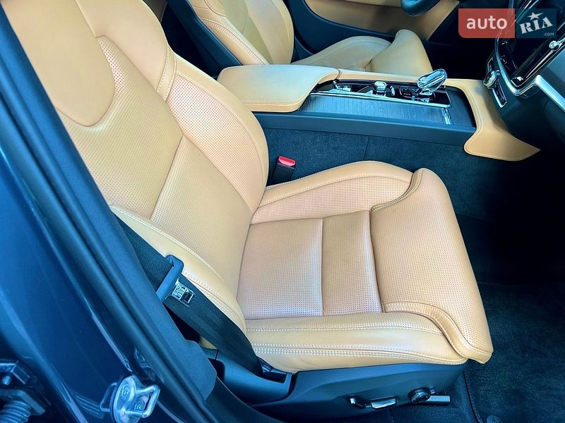 Седан Volvo S90 2022 в Киеве