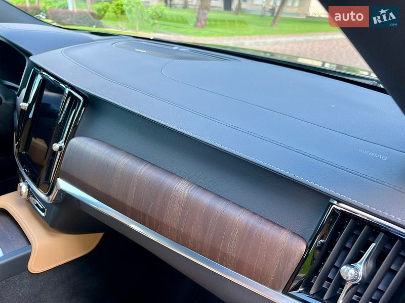 Седан Volvo S90 2022 в Киеве