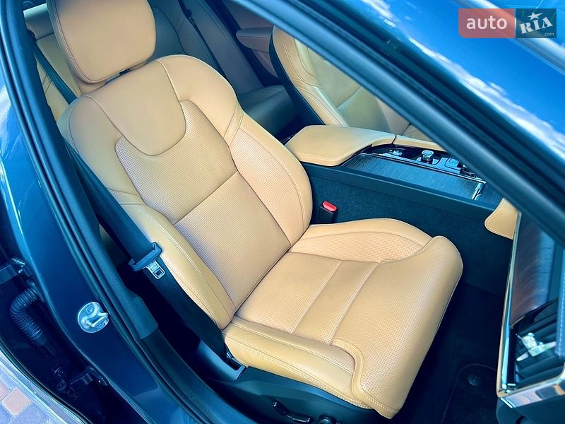 Седан Volvo S90 2022 в Киеве