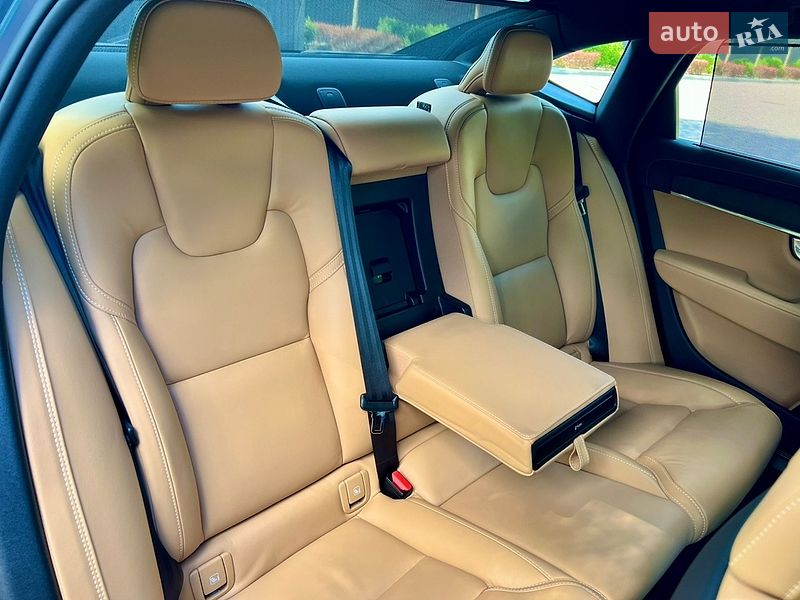 Седан Volvo S90 2022 в Киеве
