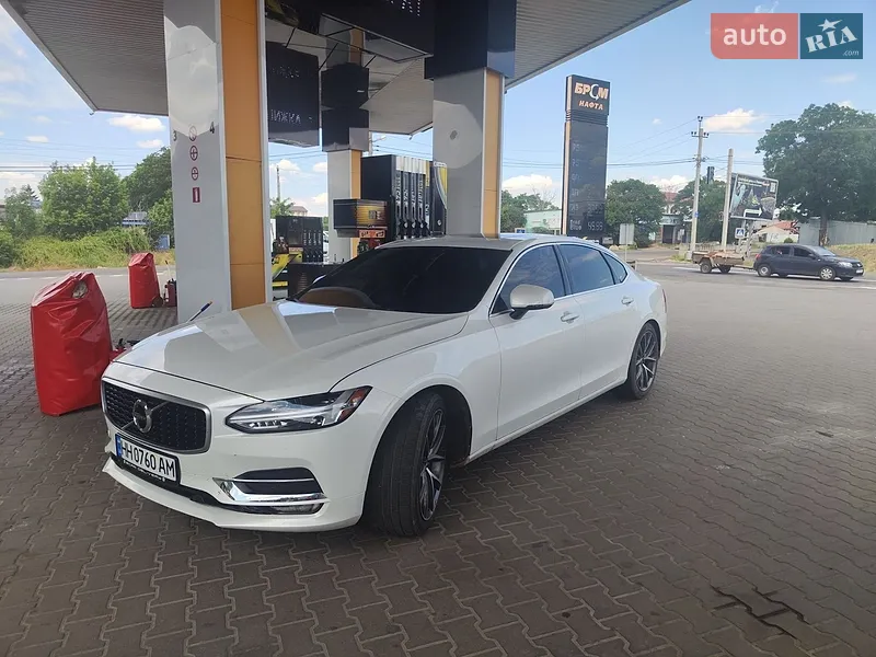 Volvo S90