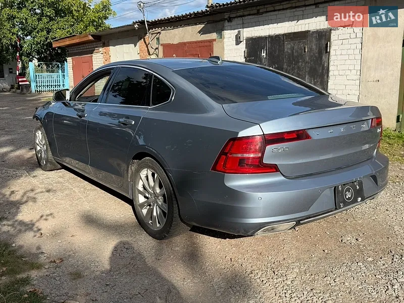 Volvo S90