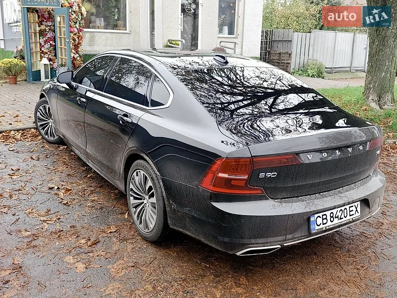 Volvo S90