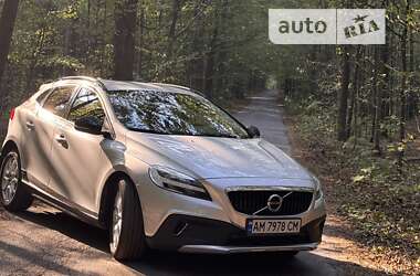 Хетчбек Volvo V40 Cross Country 2017 в Житомирі