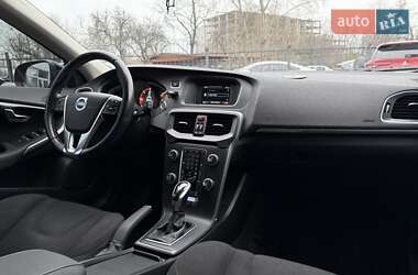 Хэтчбек Volvo V40 Cross Country 2014 в Киеве