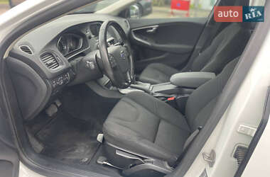 Хэтчбек Volvo V40 Cross Country 2015 в 