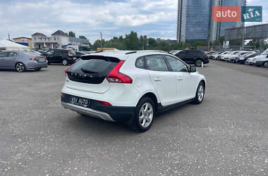 Хэтчбек Volvo V40 Cross Country 2015 в 