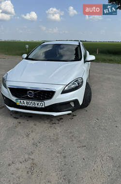 Хетчбек Volvo V40 Cross Country 2016 в 