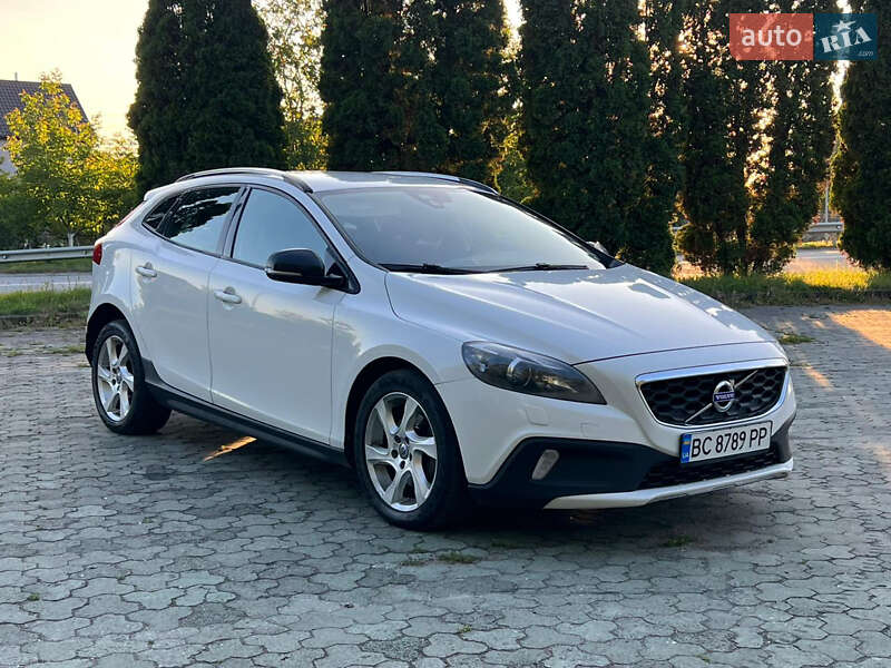 Volvo V40 Cross Country 2013
