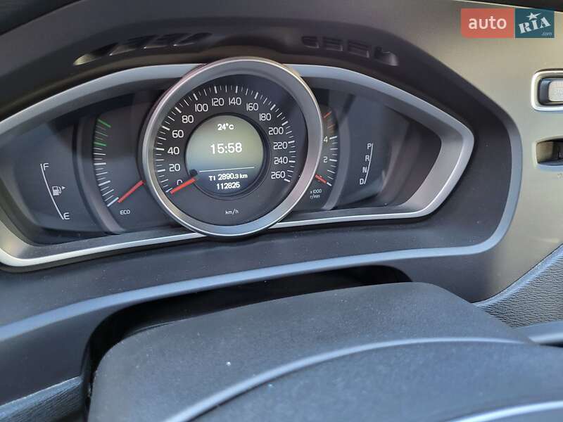 Хэтчбек Volvo V40 Cross Country 2017 в Днепре