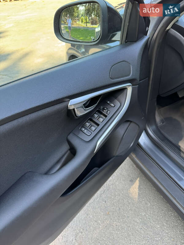 Хетчбек Volvo V40 Cross Country 2014 в Луцьку фото 35 Хетчбек Volvo V40 Cross Country 2014 в Луцьку