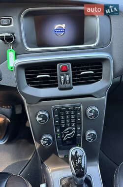 Хэтчбек Volvo V40 Cross Country 2014 в 