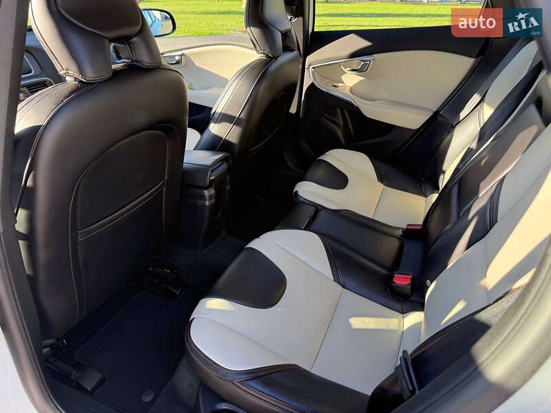 Хетчбек Volvo V40 Cross Country 2016 в Василькові фото 10 Хетчбек Volvo V40 Cross Country 2016 в Василькові