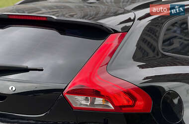 Хэтчбек Volvo V40 Cross Country 2014 в 