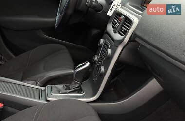 Хэтчбек Volvo V40 Cross Country 2014 в 