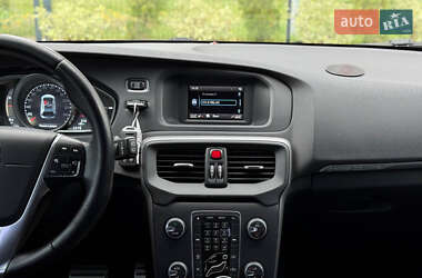 Хэтчбек Volvo V40 Cross Country 2014 в 
