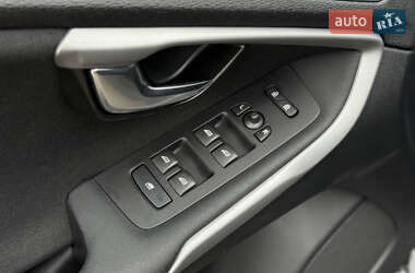 Хэтчбек Volvo V40 Cross Country 2014 в 