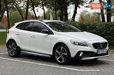 Хэтчбек Volvo V40 Cross Country 2012 в 